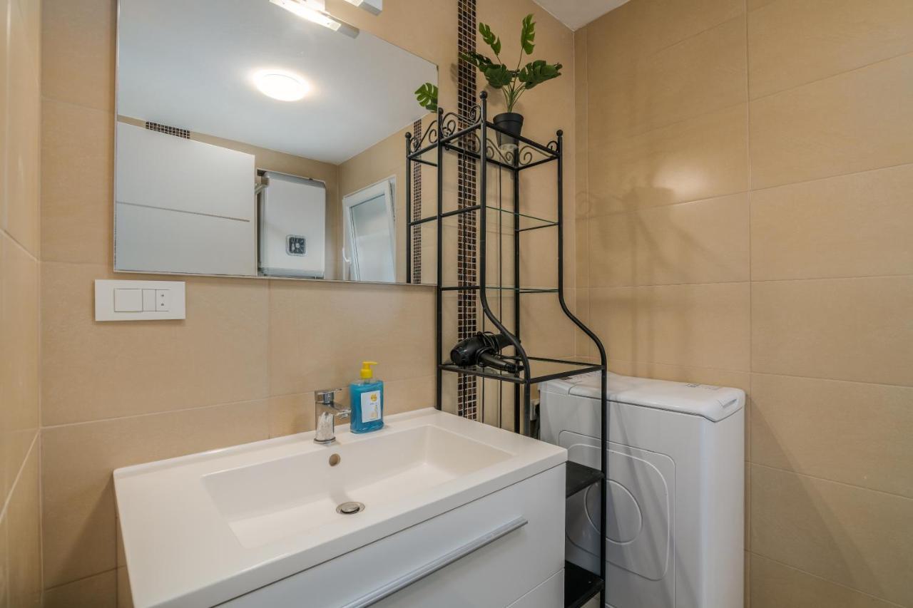 Apartment Tulipan Климно Екстериор снимка